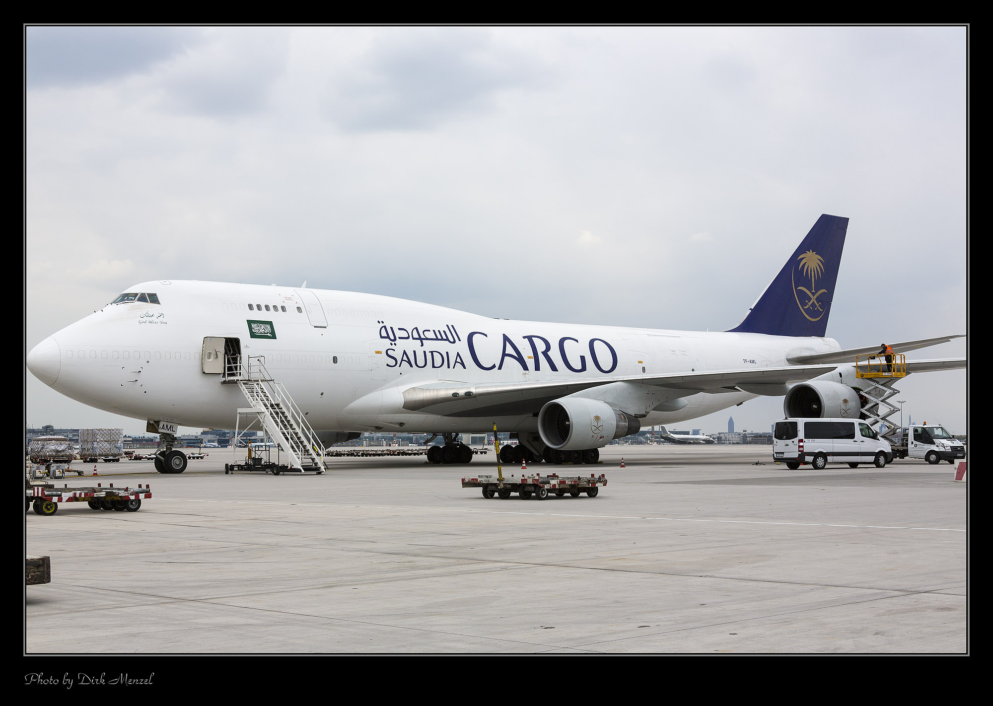 Boeing 747-400(BDSF)