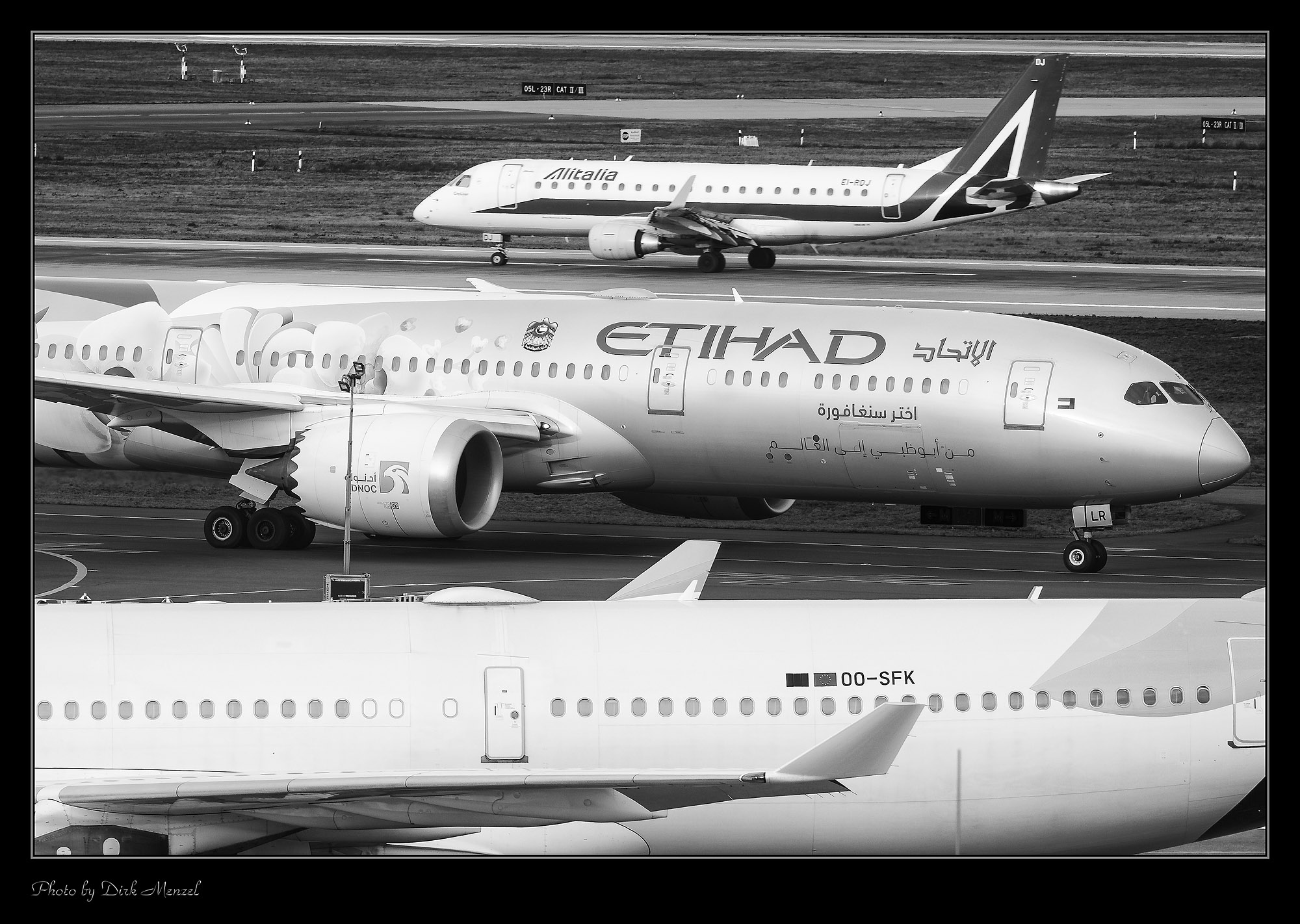 Boeing 787-9 (Dreamliner) & Embraer ERJ-175 & Airbus A330-300